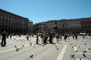 Platz vor dem Mail�nder Dom