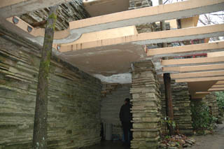 Falling Water Haupteingang