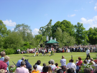 Mittsommernachtsfeier im Skansen in Stockholm